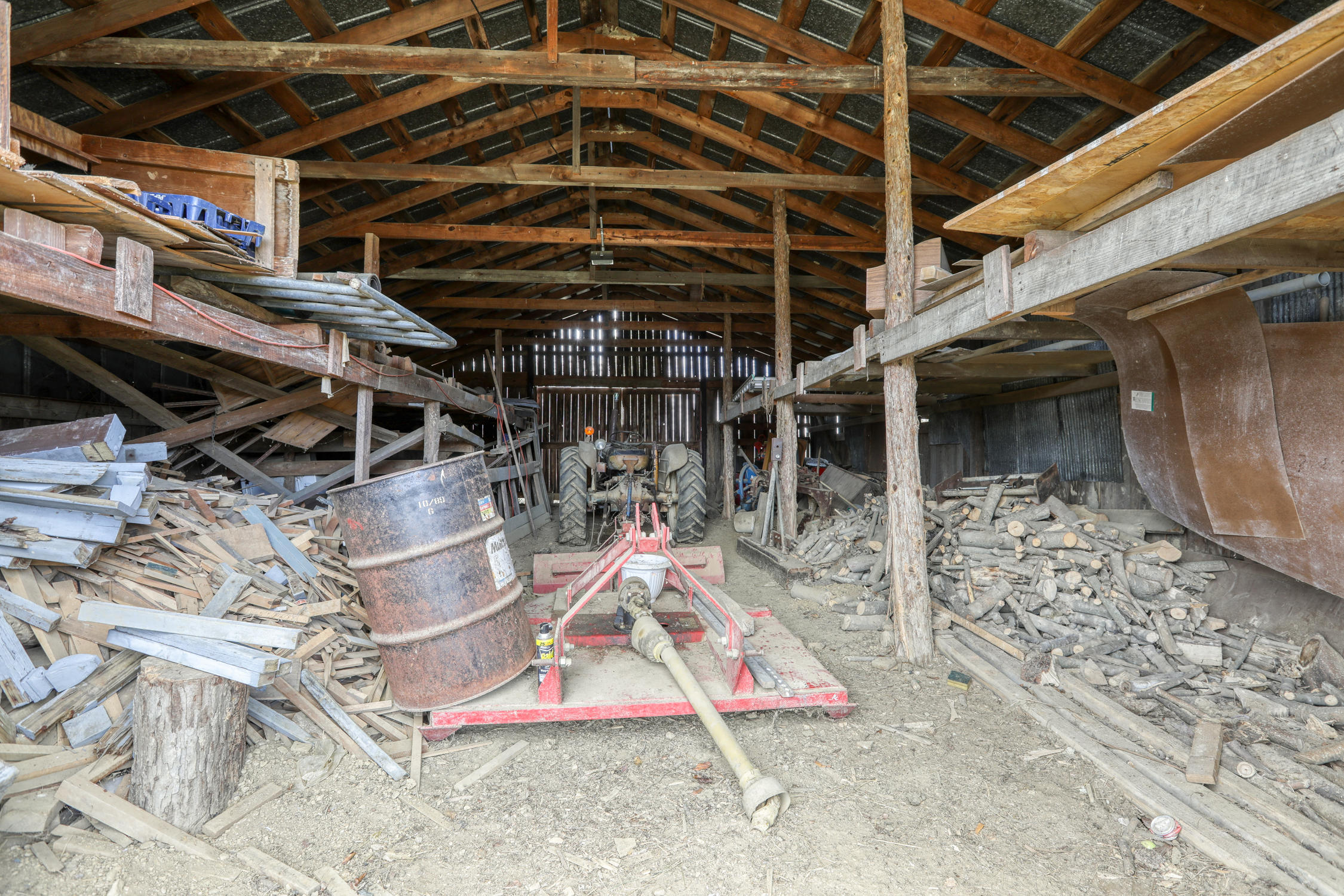 124 Old Hwy Road Bulls Gap, TN 37711 - Photo 26 of 70 inside the Red barn