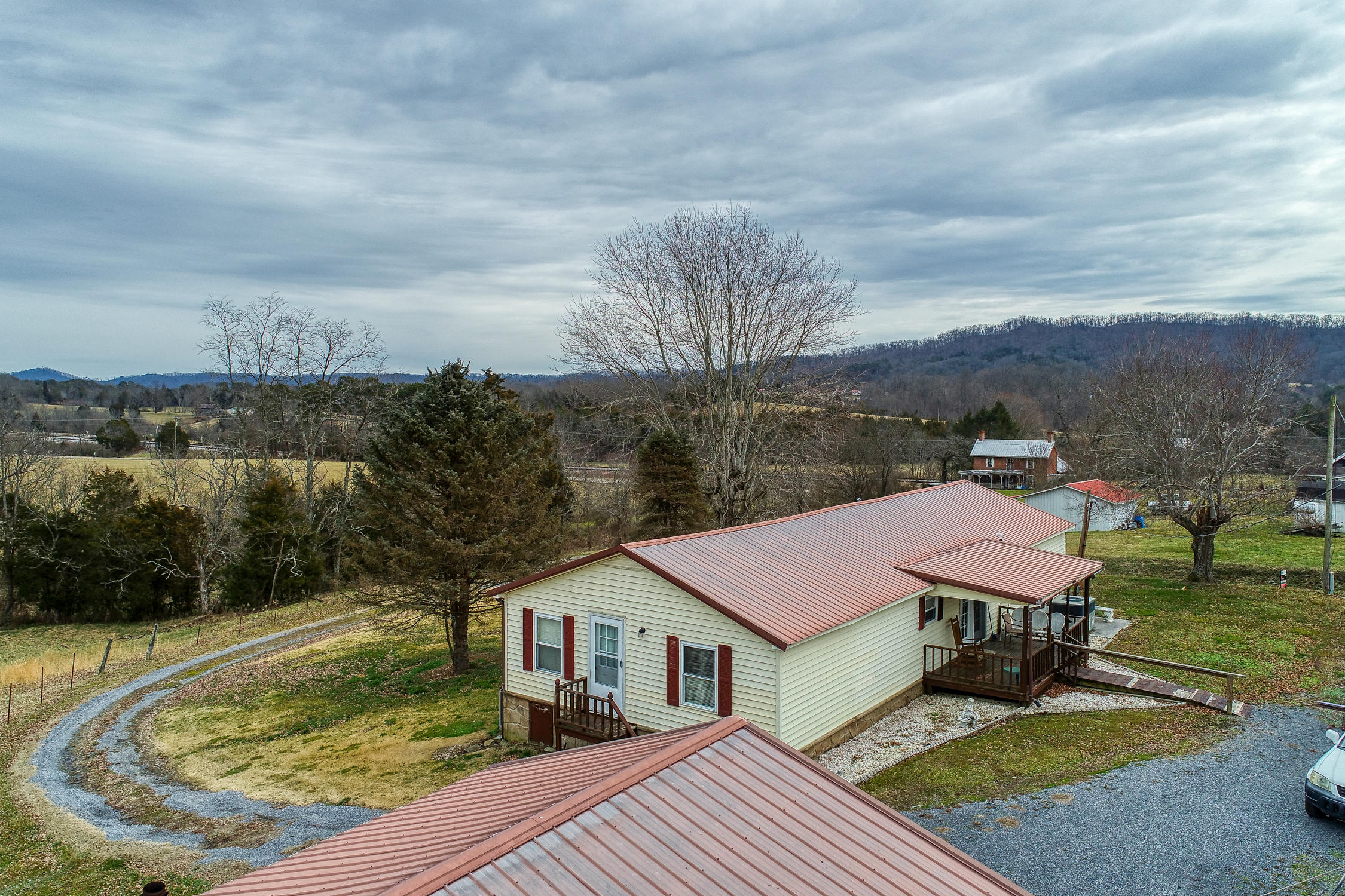 124 Old Hwy Road Bulls Gap, TN 37711 - Photo 4 of 70 Givens. 124 Old Hwy Rd. Rog MLSa (5 of