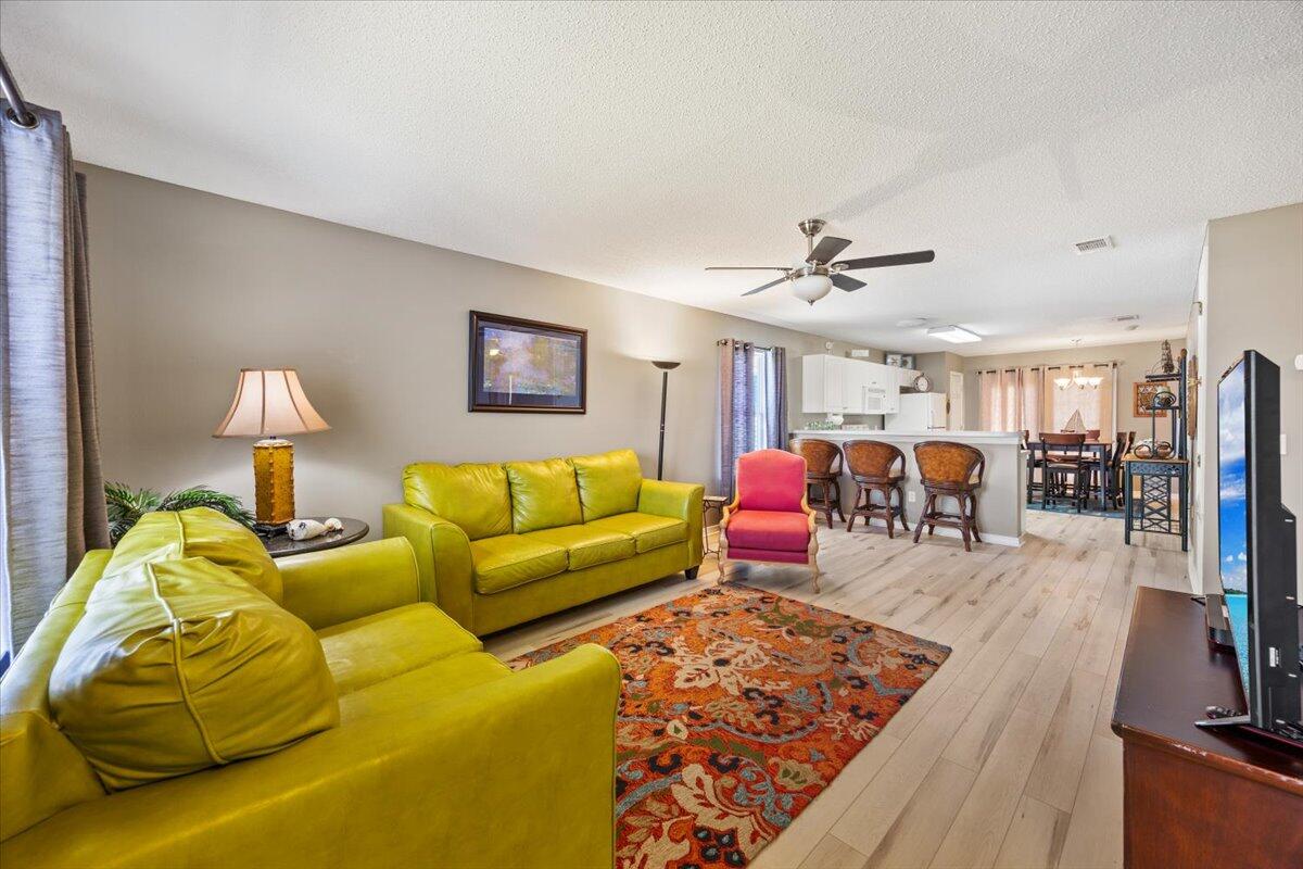 7666 Chablis Circle Navarre, FL 32566 - Photo 3 of 20
