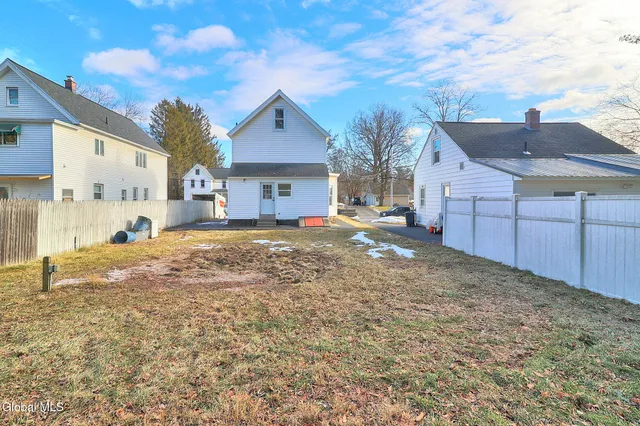 $259,550 | 11 Halcyon Street, Scotia, NY 12302