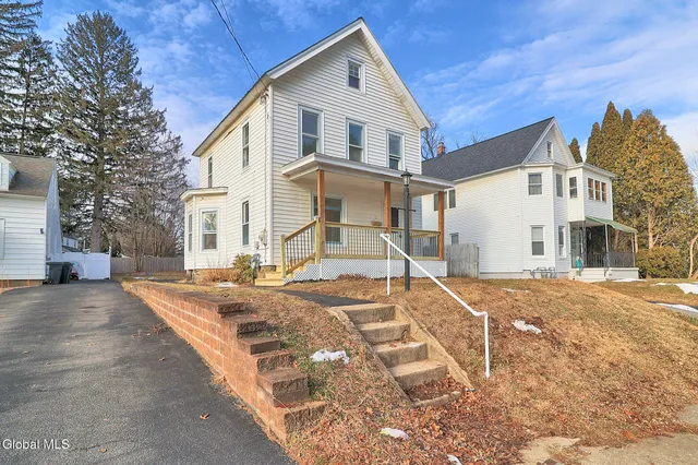 $259,550 | 11 Halcyon Street, Scotia, NY 12302