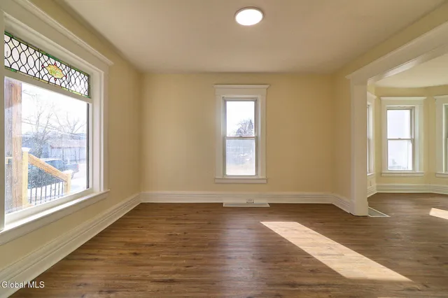 $259,550 | 11 Halcyon Street, Scotia, NY 12302