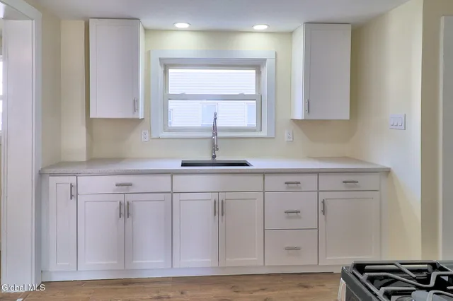 $259,550 | 11 Halcyon Street, Scotia, NY 12302