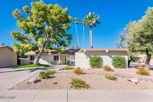 $4,300 | 7526 North Vía De La Campana, Scottsdale, AZ 85258