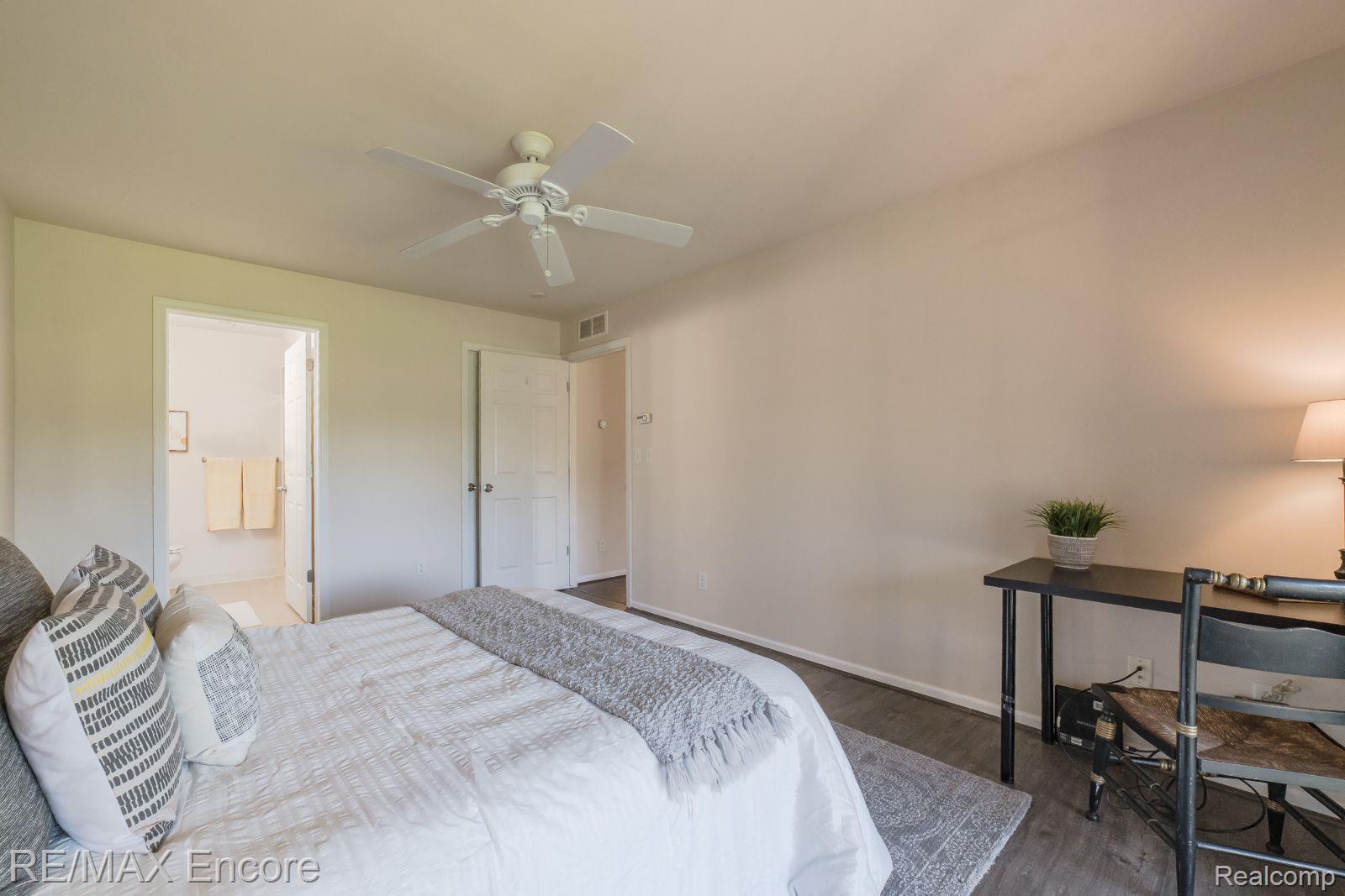 3595 Tremonte Circle Rochester, MI 48306 - Photo 22 of 48 Primary Suite View 2