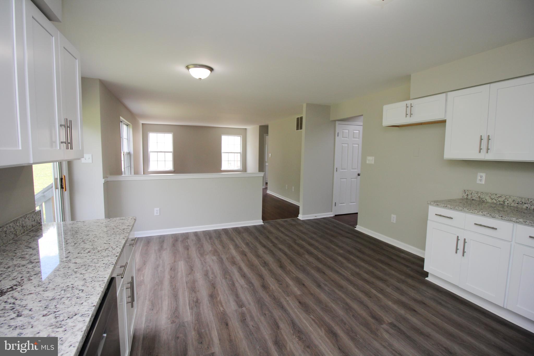 7 Edgewater Court Sicklerville, NJ 08081 - Photo 14 of 44 Spacious, modern open-concept living area.