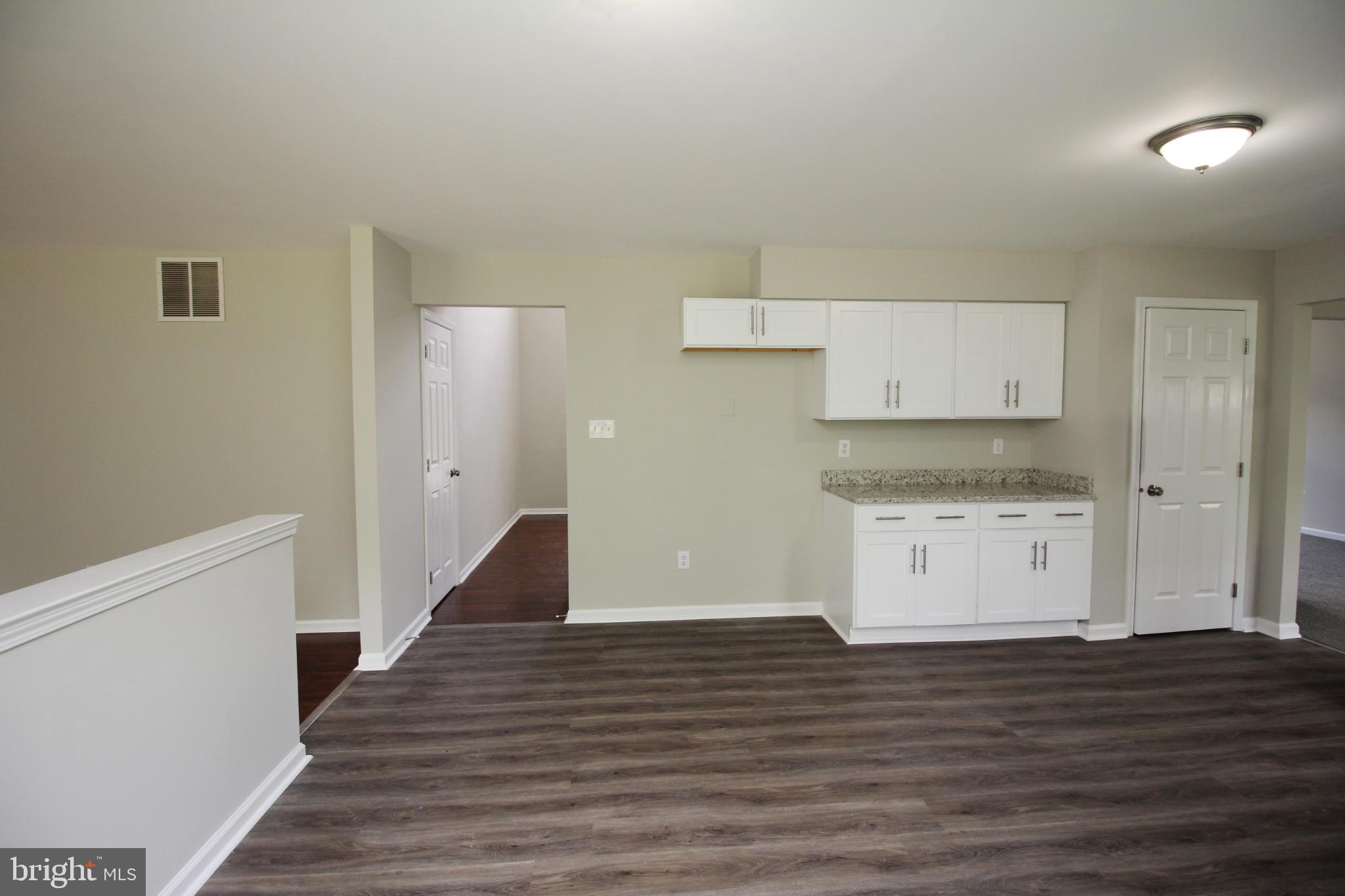 7 Edgewater Court Sicklerville, NJ 08081 - Photo 16 of 44 Spacious, modern living area with sleek design.