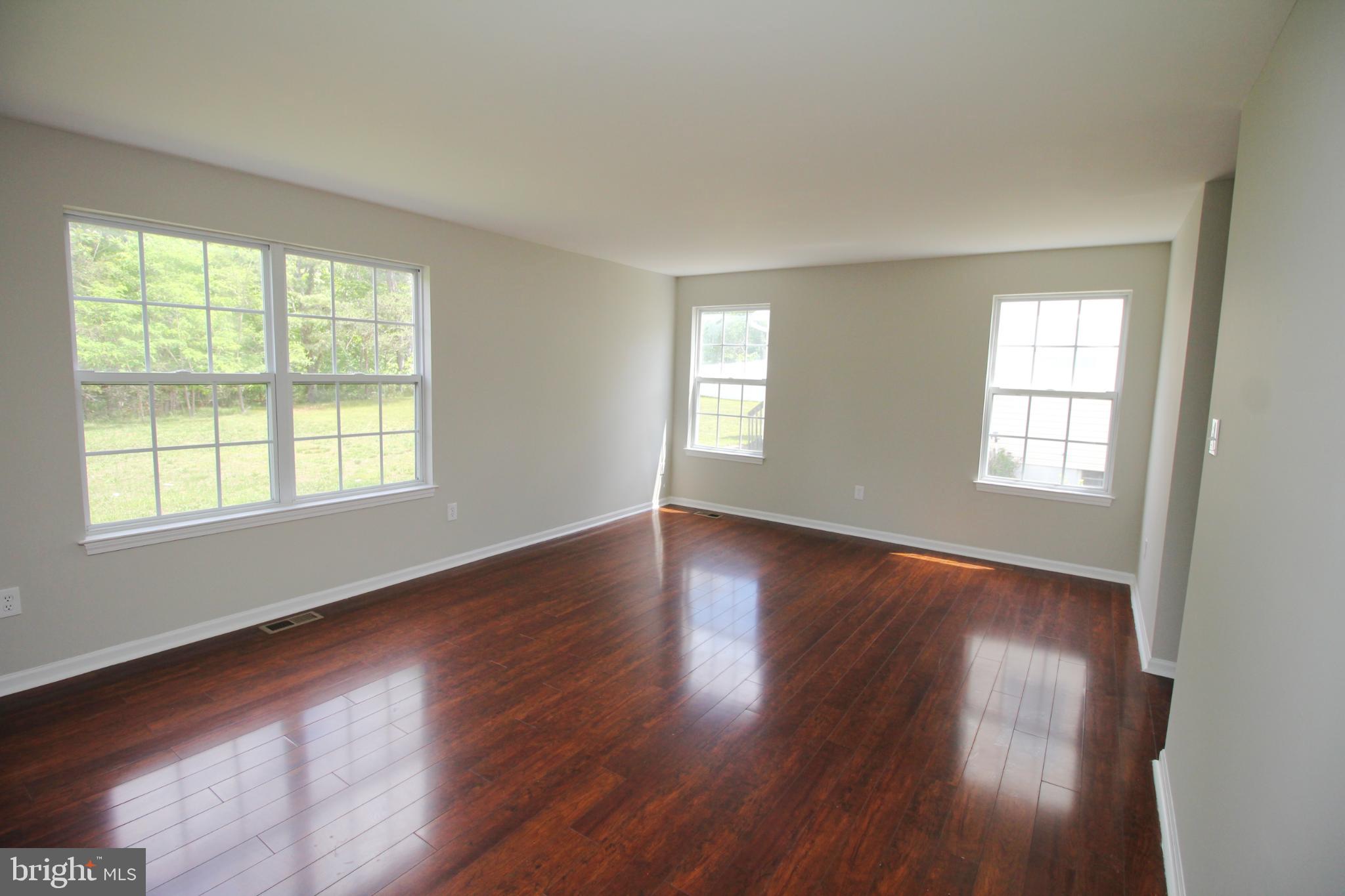 7 Edgewater Court Sicklerville, NJ 08081 - Photo 18 of 44 Bright and airy space with natural light.