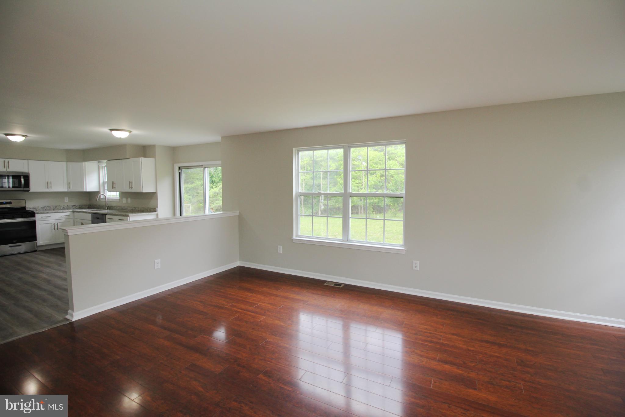 7 Edgewater Court Sicklerville, NJ 08081 - Photo 23 of 44 Bright and airy open living space.