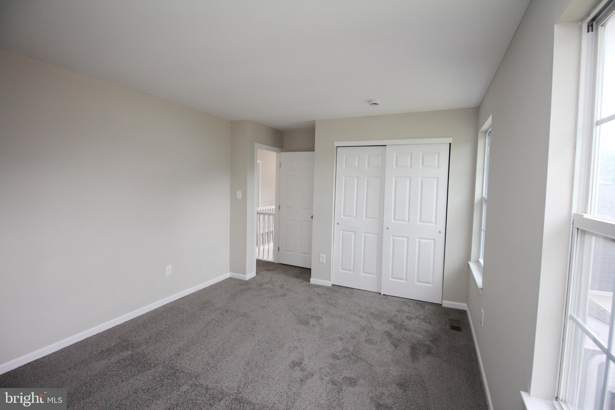 7 Edgewater Court Sicklerville, NJ 08081 - Photo 40 of 44 Spacious room with natural light and potential.