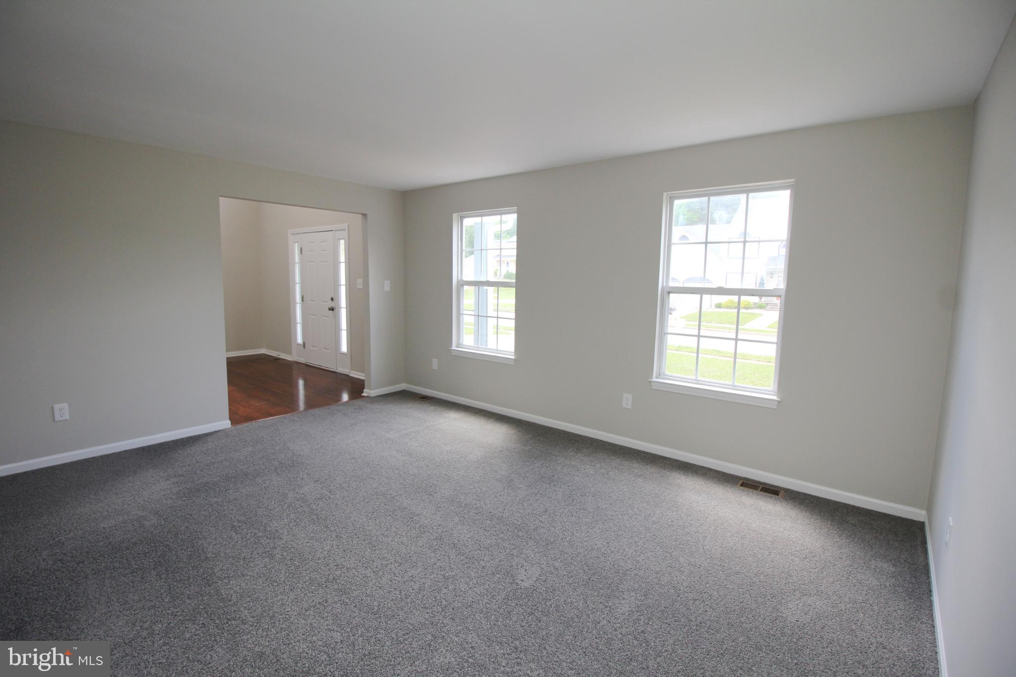 7 Edgewater Court Sicklerville, NJ 08081 - Photo 8 of 44 Spacious room with abundant natural light.