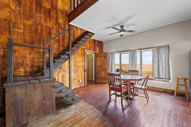 $495,000 | 2550 East County Road 1375 North, Newman, IL 61942