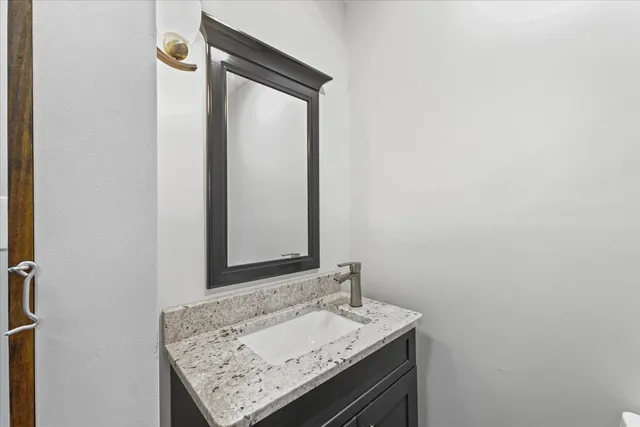 $495,000 | 2550 East County Road 1375 North, Newman, IL 61942