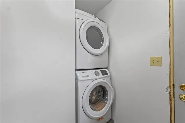 $495,000 | 2550 East County Road 1375 North, Newman, IL 61942