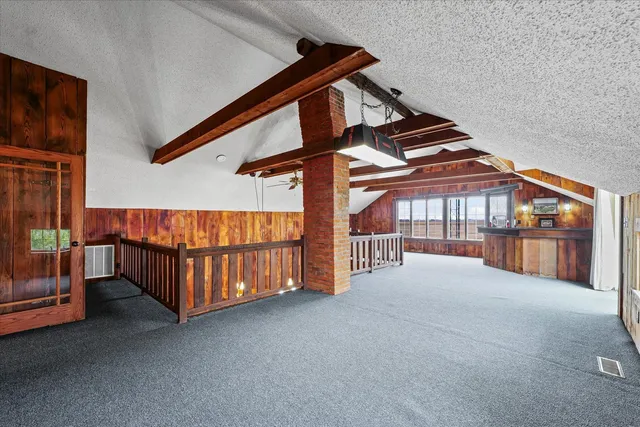 $495,000 | 2550 East County Road 1375 North, Newman, IL 61942