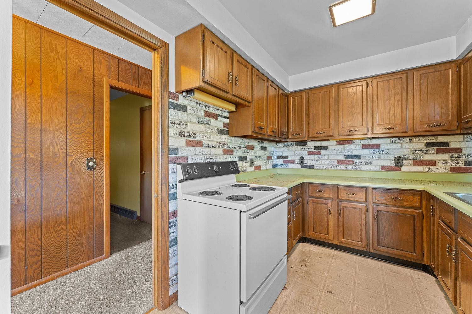 313 Bluffview Court Portage, WI 53901 - Photo 14 of 42