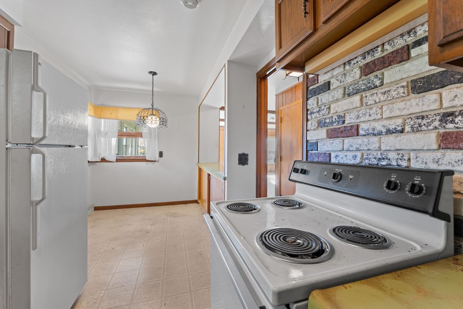 313 Bluffview Court Portage, WI 53901 - Photo 15 of 42