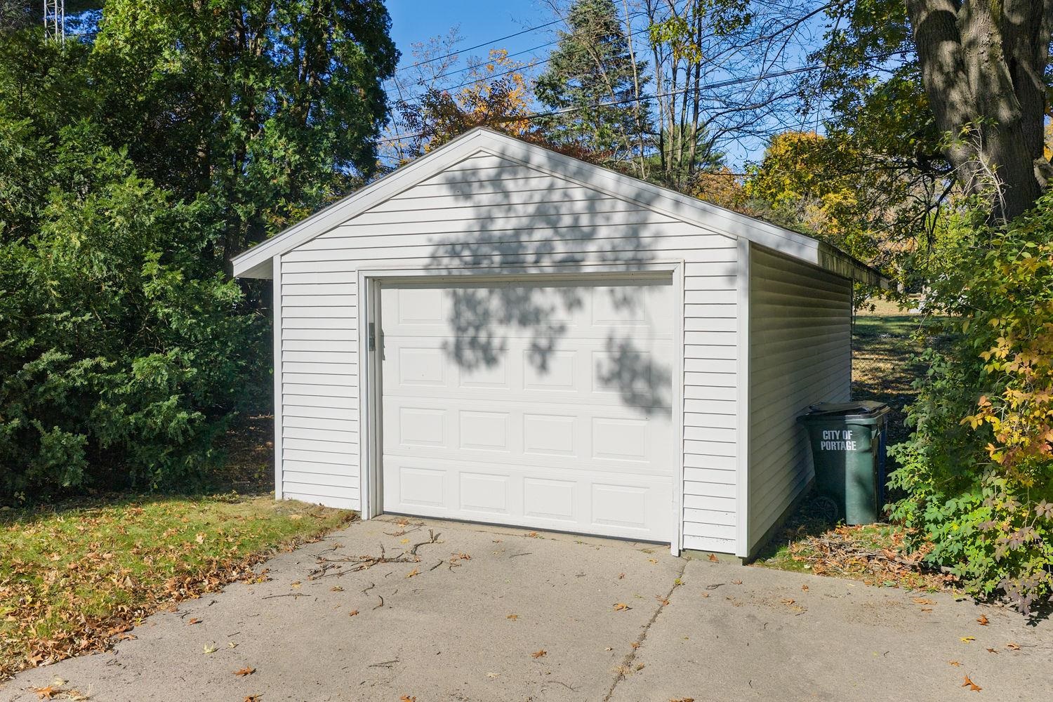 313 Bluffview Court Portage, WI 53901 - Photo 33 of 42