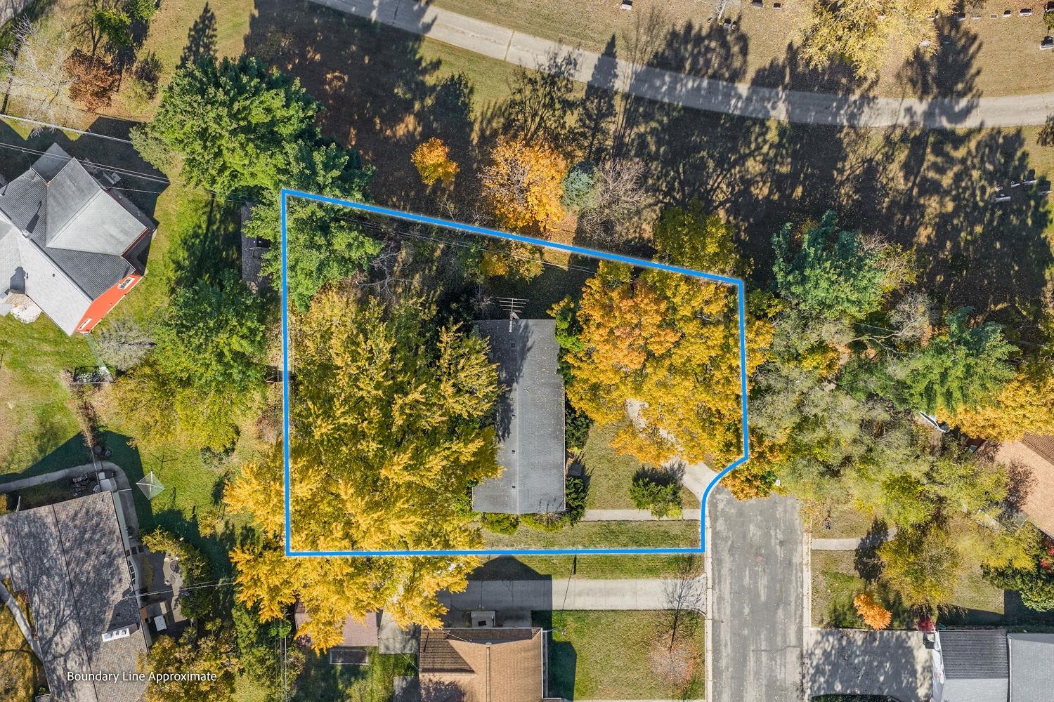 313 Bluffview Court Portage, WI 53901 - Photo 4 of 42