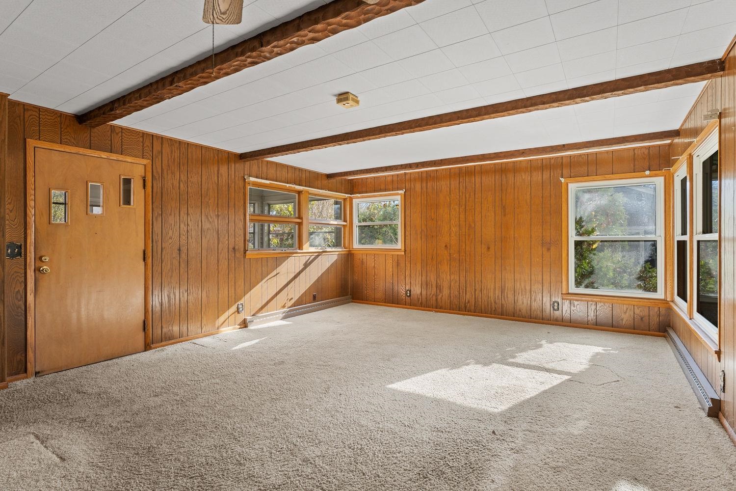 313 Bluffview Court Portage, WI 53901 - Photo 9 of 42