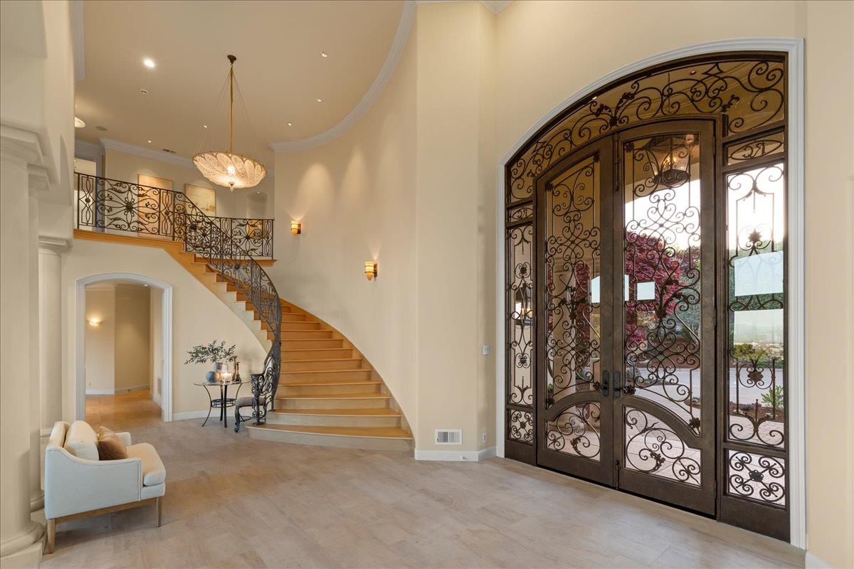 8350 Verbena Drive Gilroy, CA 95020 - Photo 8 of 51 a view of a interior of the house