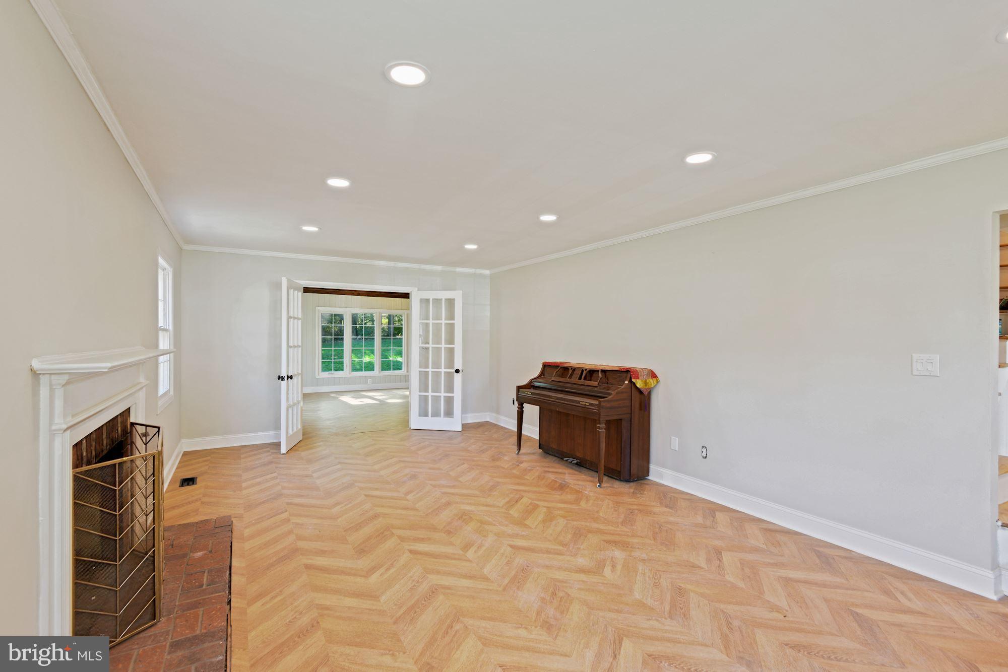 12203 Cedarbrook Lane Laurel, MD 20708 - Photo 5 of 40 Gallery Image 5