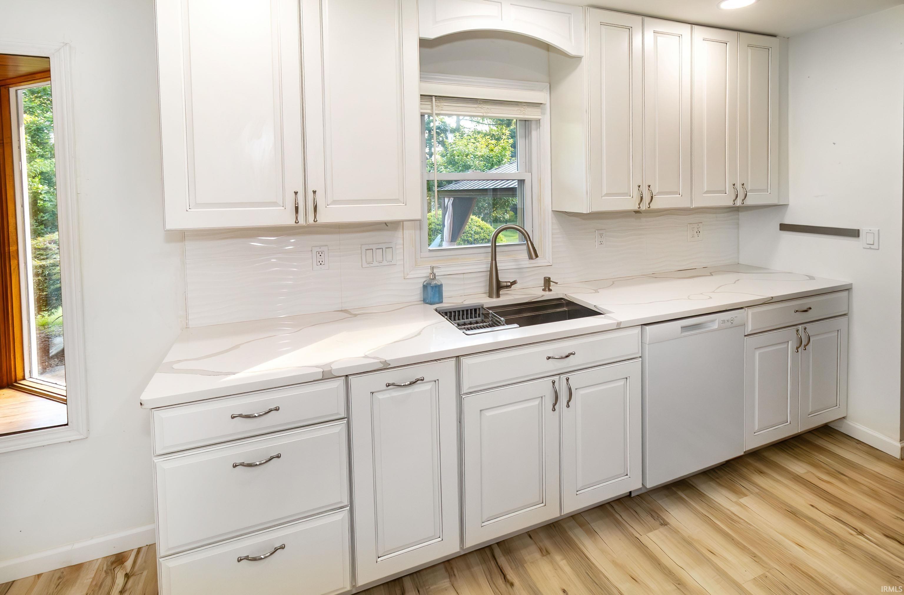 6841 Newburgh Road Evansville, IN 47715 - Photo 8 of 43 Gallery Image 8