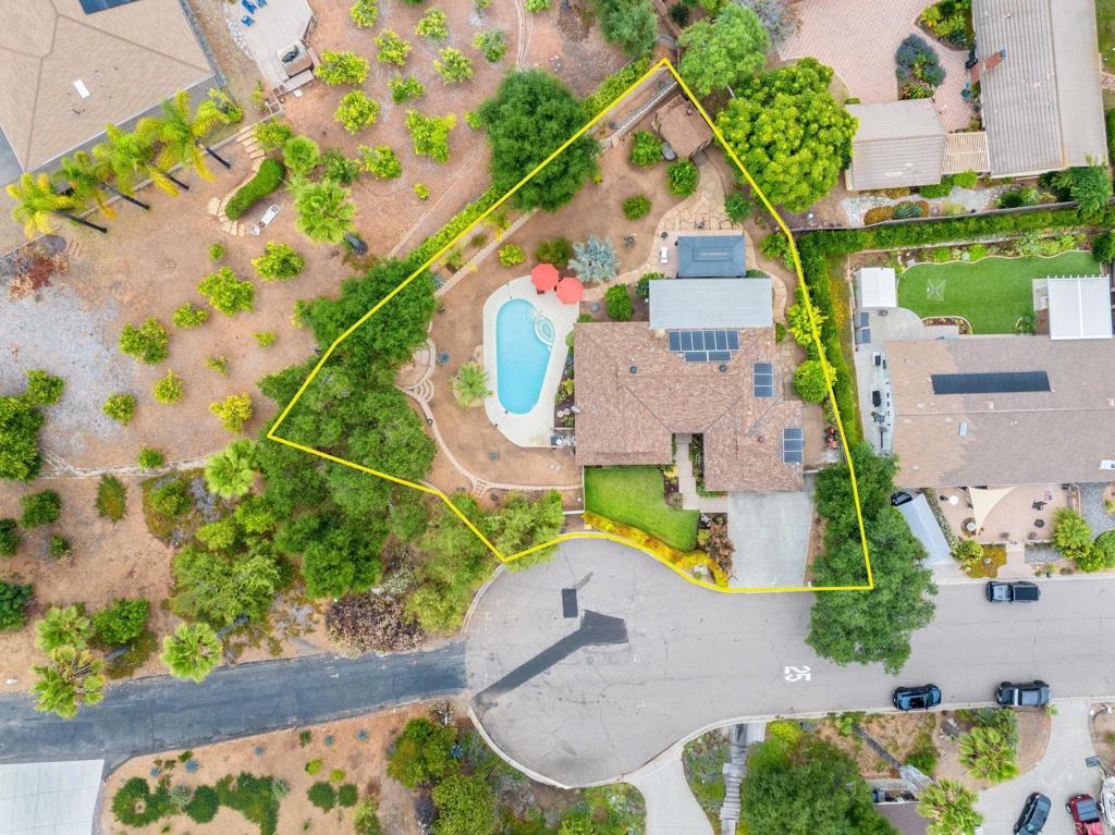3625 Laketree Drive Fallbrook, CA 92028 - Photo 50 of 52 an aerial view of a house