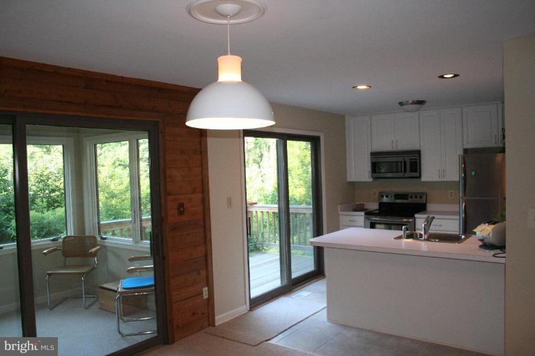 1618 Winchester Road Annapolis, MD 21409 - Photo 8 of 10 Kitchen/Dining Room