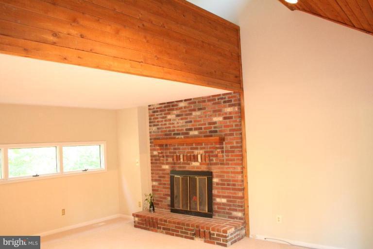1618 Winchester Road Annapolis, MD 21409 - Photo 10 of 10 Living Room