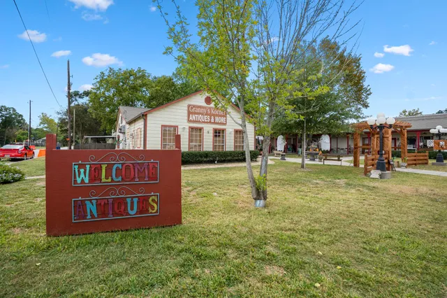 $1,700 | 628 Foster Street, Tomball, TX 77375