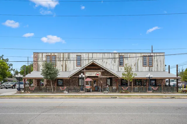 $1,700 | 628 Foster Street, Tomball, TX 77375