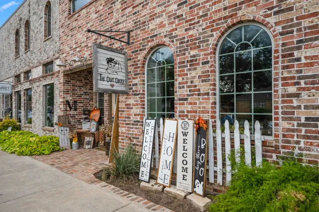 $1,700 | 628 Foster Street, Tomball, TX 77375