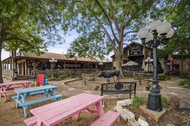 $1,700 | 628 Foster Street, Tomball, TX 77375