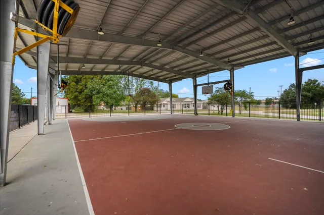 $1,700 | 628 Foster Street, Tomball, TX 77375