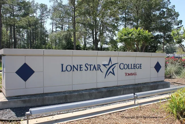 $1,700 | 628 Foster Street, Tomball, TX 77375