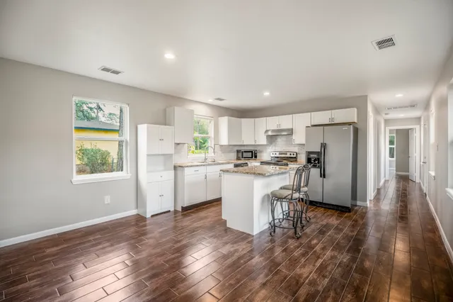 $1,700 | 628 Foster Street, Tomball, TX 77375