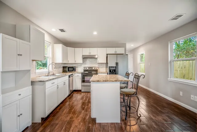 $1,700 | 628 Foster Street, Tomball, TX 77375