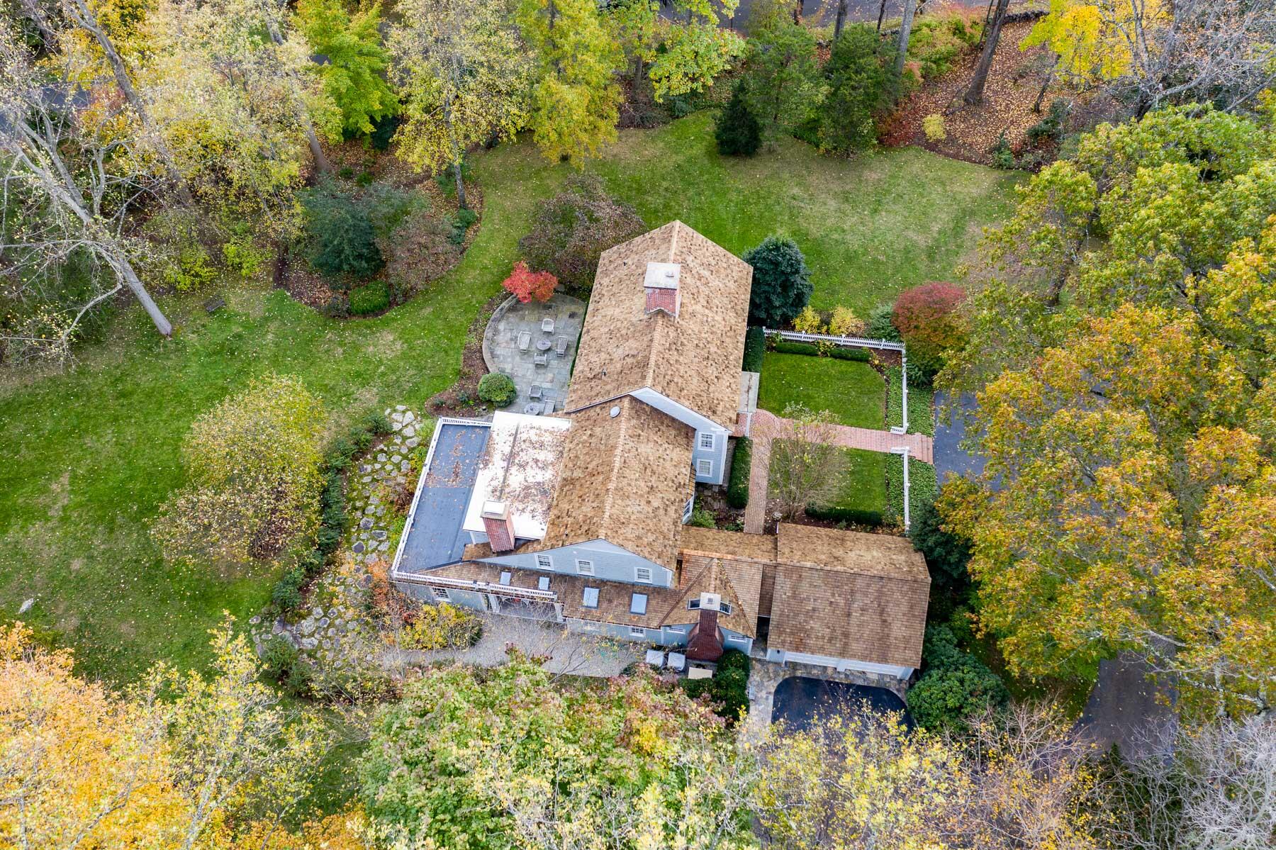 840 Hollow Tree Ridge Road Darien, CT 06820 - Photo 25 of 27 an aerial view of a house with outdoor space and street view