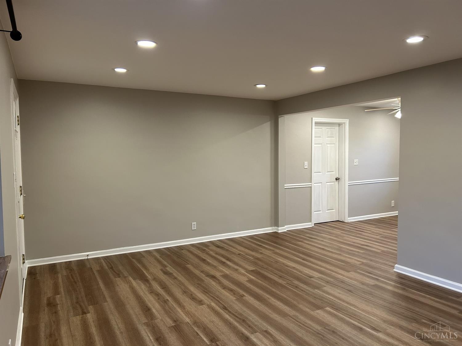 4670 Kugler Mill Road Cincinnati, OH 45236 - Photo 4 of 17