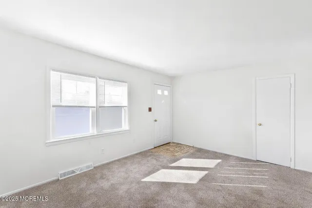 $3,000 | 85 Helen Avenue, Freehold, NJ 07728