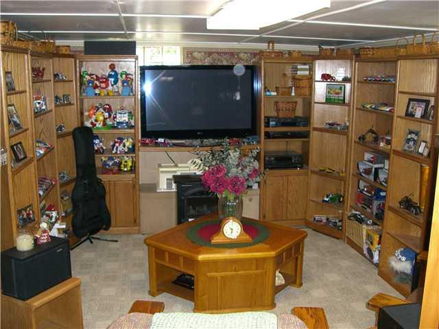 235 East Thompson Road Indianapolis, IN 46227 - Photo 9 of 11 Gallery Image 9