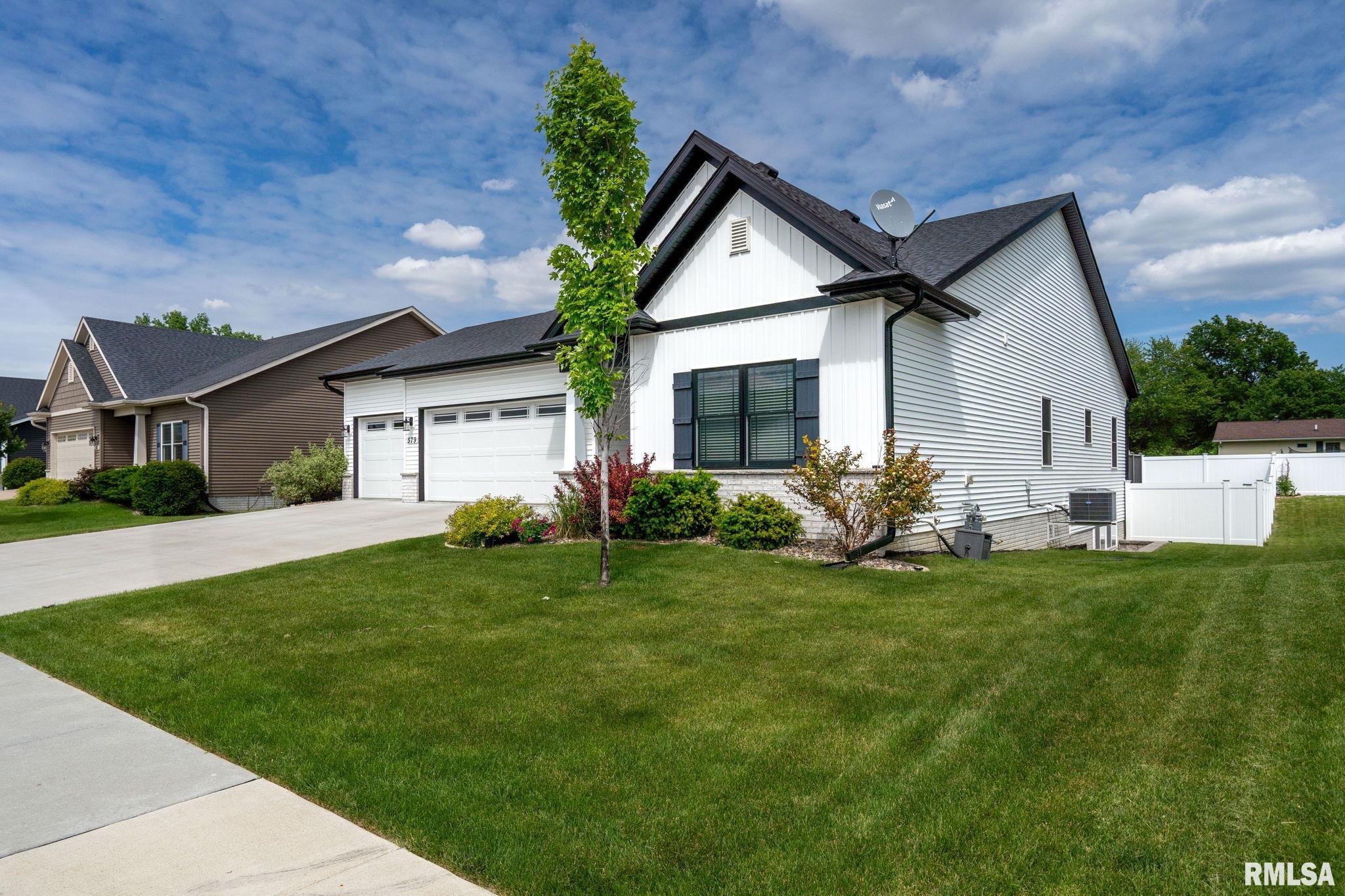 579 Kevin Road Blue Grass, IA 52726 - Photo 2 of 43 Gallery Image 2