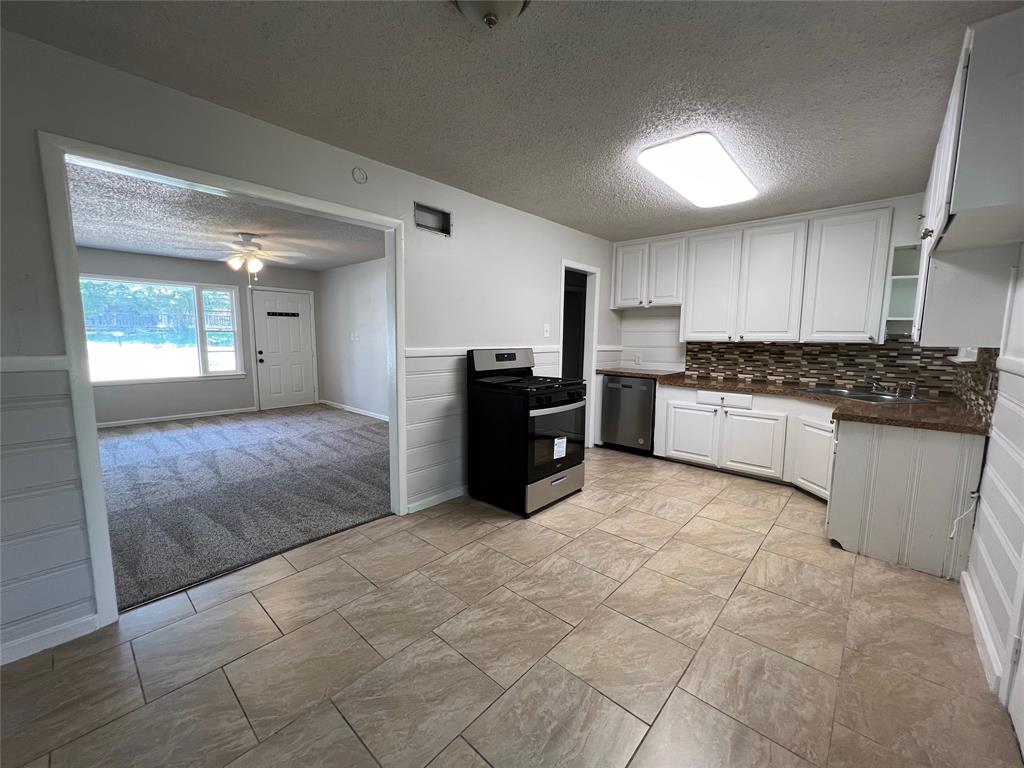 213 Wanda Way Hurst, TX 76053 - Photo 10 of 29 Beautiful Kitchen with newer appliances