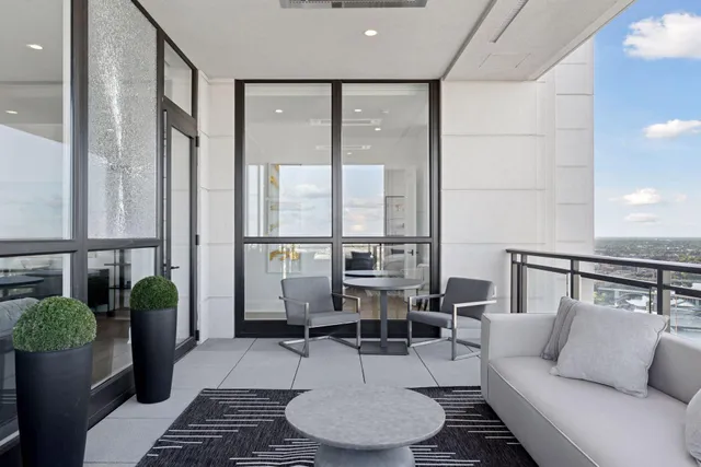 $2,295,000 | 1111 West River Parkway, Unit 35C, Minneapolis, MN 55415