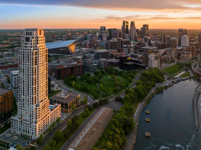 $2,295,000 | 1111 West River Parkway, Unit 35C, Minneapolis, MN 55415