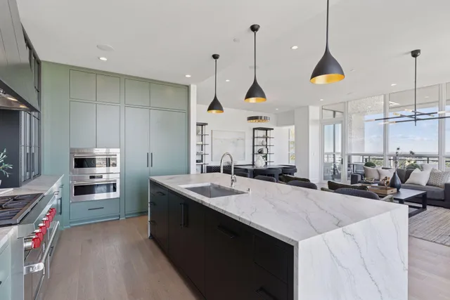 $2,295,000 | 1111 West River Parkway, Unit 35C, Minneapolis, MN 55415