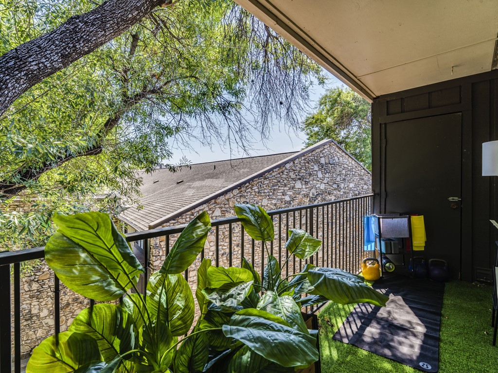 500 East Riverside Drive, Unit 206 Austin, TX 78704 - Photo 18 of 32 View of balcony