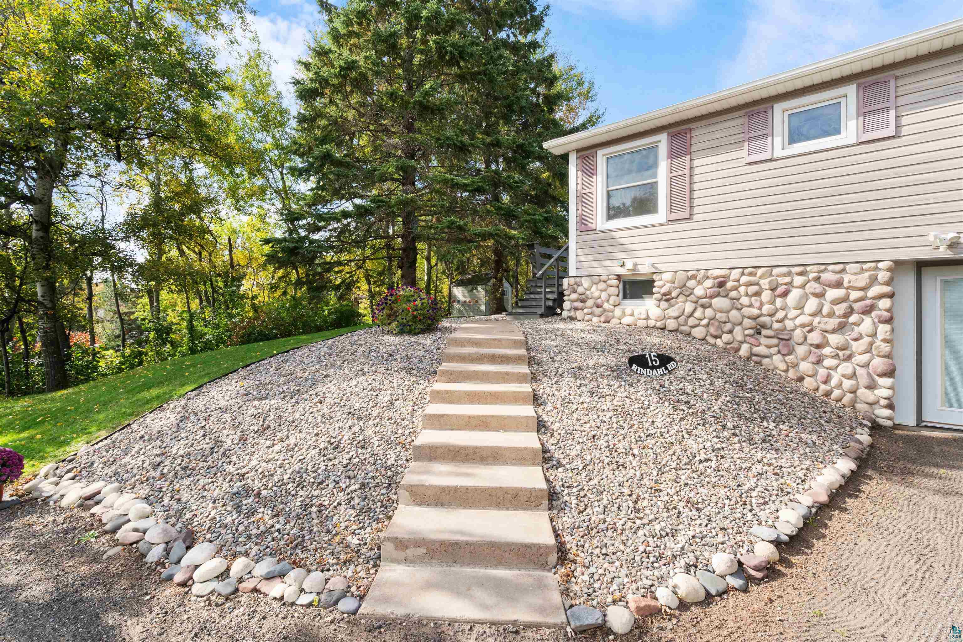 15 Rindahl Road Duluth, MN 55811 - Photo 2 of 27
