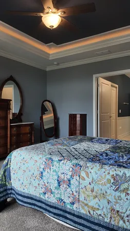 a view of a livingroom with furniture